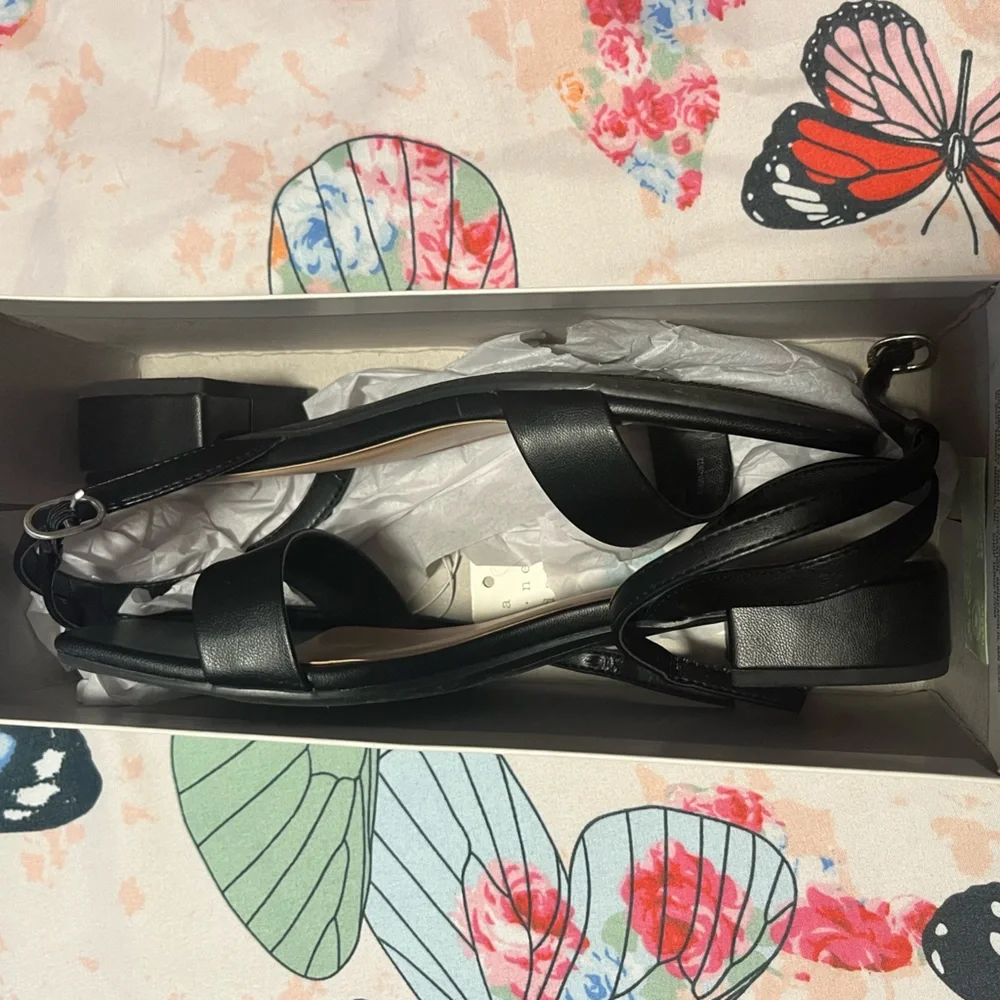 Target sandals - Picture 3 of 3